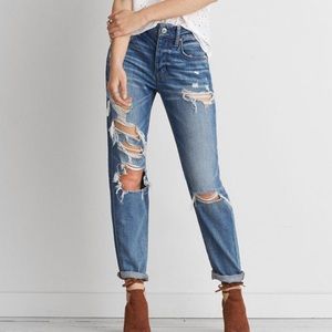 American Eagle Tom Girl jean size 2 SHORT